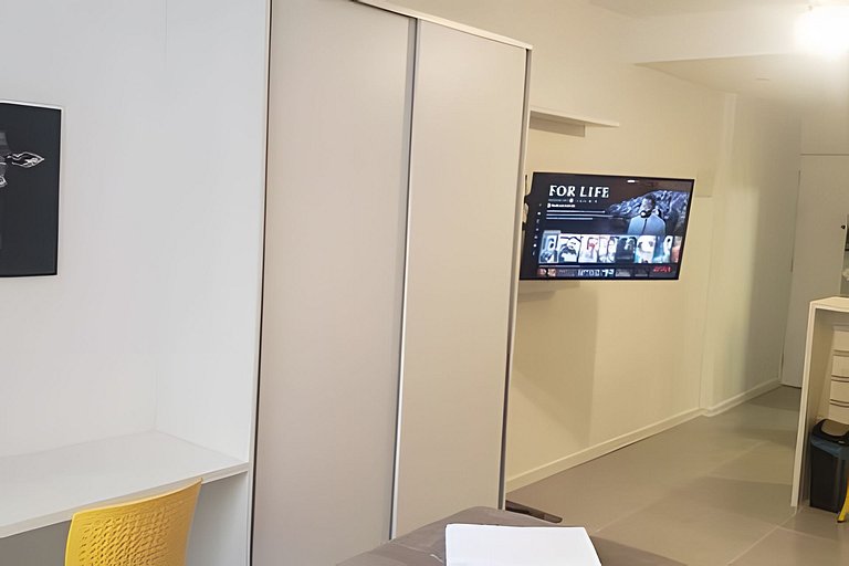 Studio em Copacabana Menos de 100 metros da Praia