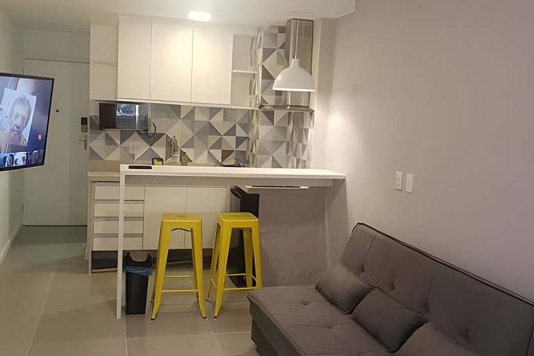 Studio em Copacabana Menos de 100 metros da Praia