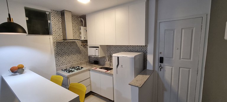 Studio moderno perto da praia e do metrô