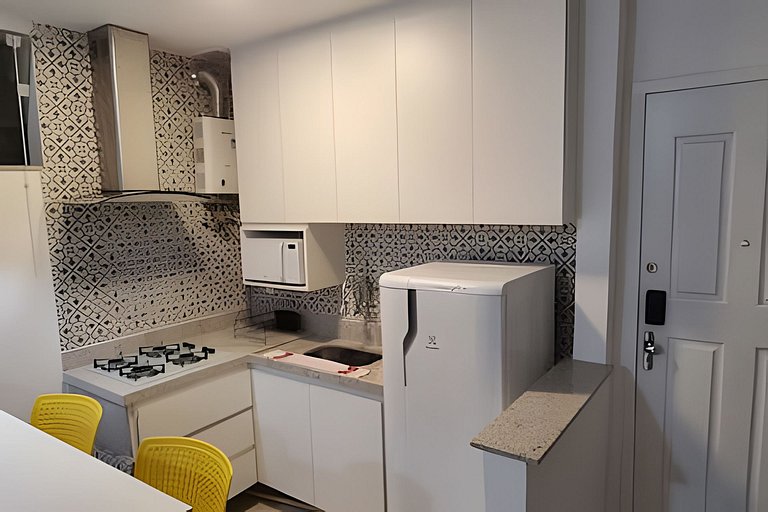 Studio moderno perto da praia e do metrô