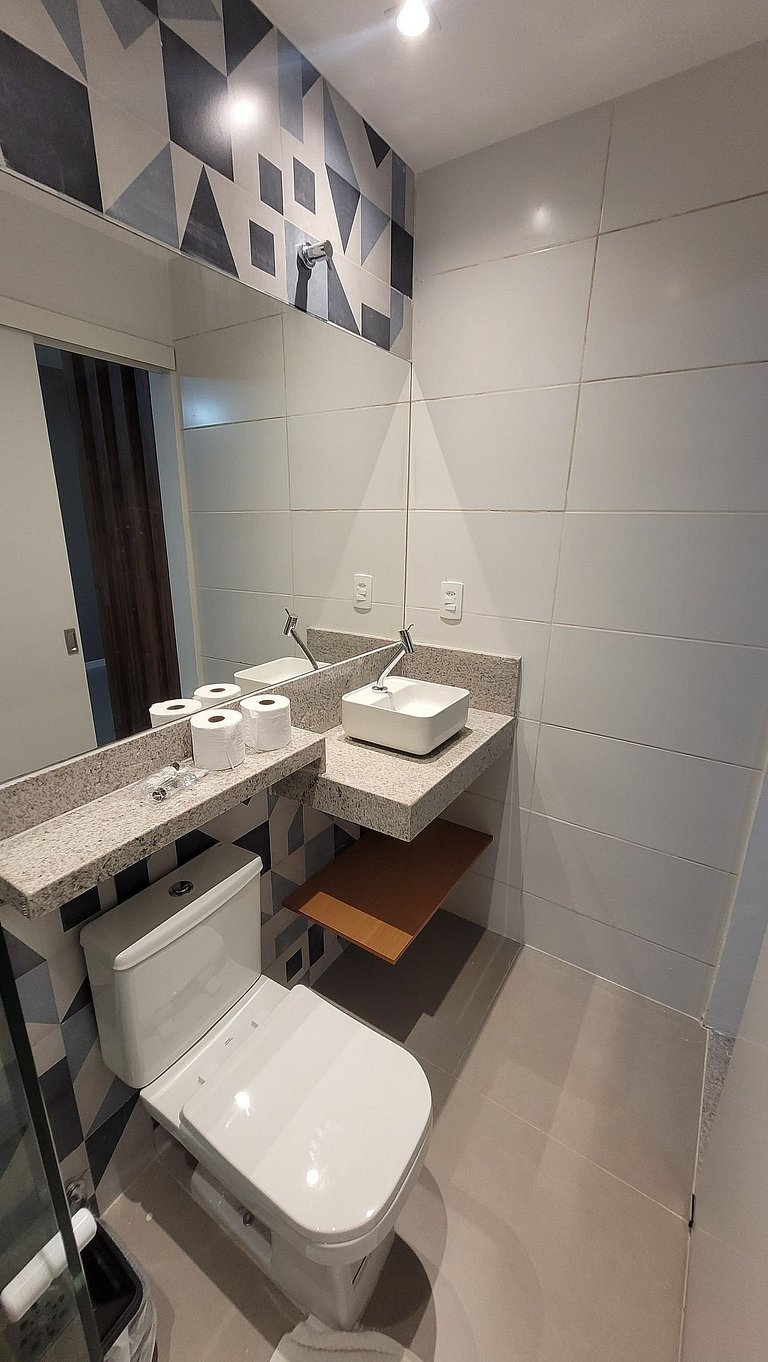 Apartamento Recém Reformado | Praia | Metro