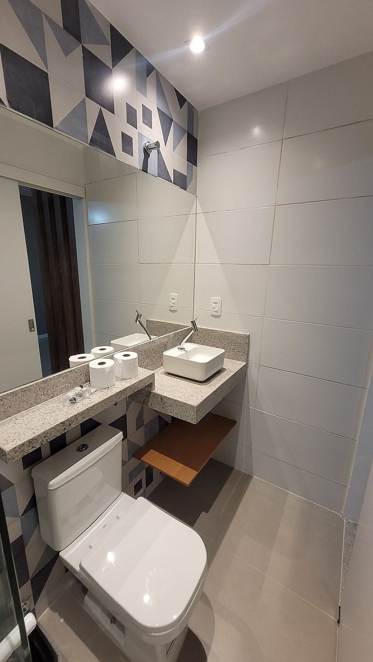 Apartamento Recém Reformado | Praia | Metro