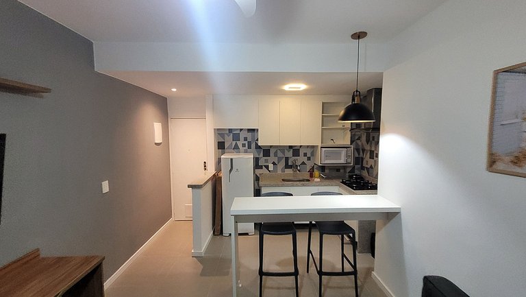 Apartamento Recém Reformado | Praia | Metro