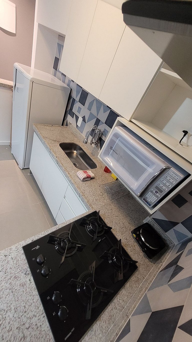 Apartamento Recém Reformado | Praia | Metro