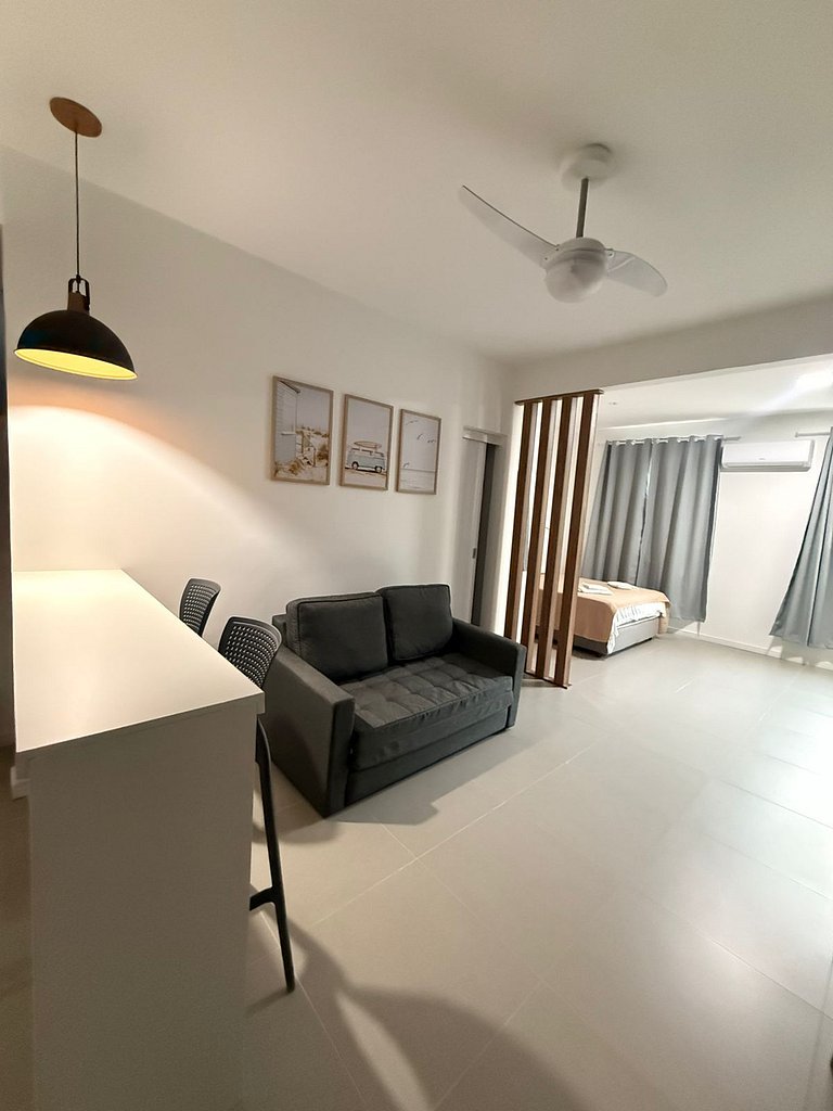 Apartamento Recém Reformado | Praia | Metro
